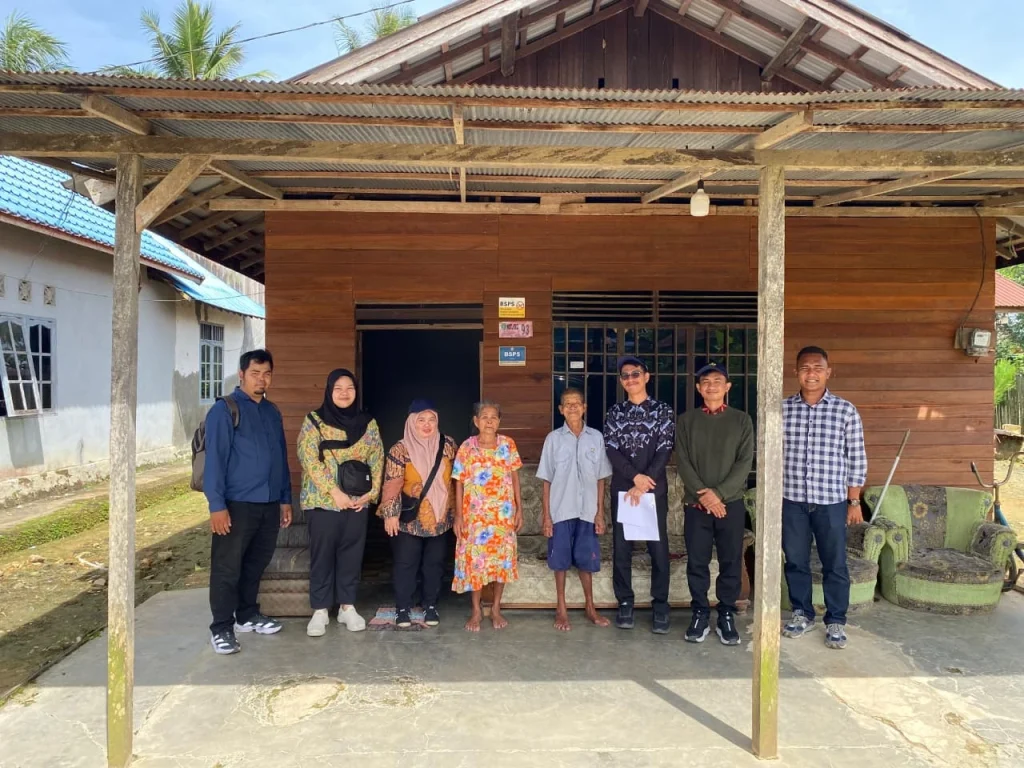 Suasana saat Balai P3KP Kalimantan II melakukan monitoring dan evaluasi (monev) ke rumah penerima BSPS di Kabupaten Kutai Kartanegara (Kukar). (Istimewa)